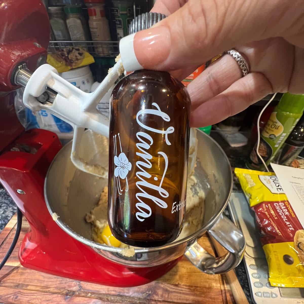 Vanilla extract for smores chocolate chip cookie recipe