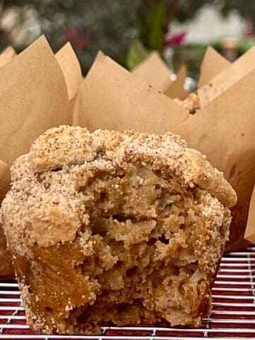 Healthy Cinnamon Pear Crumble Muffin
