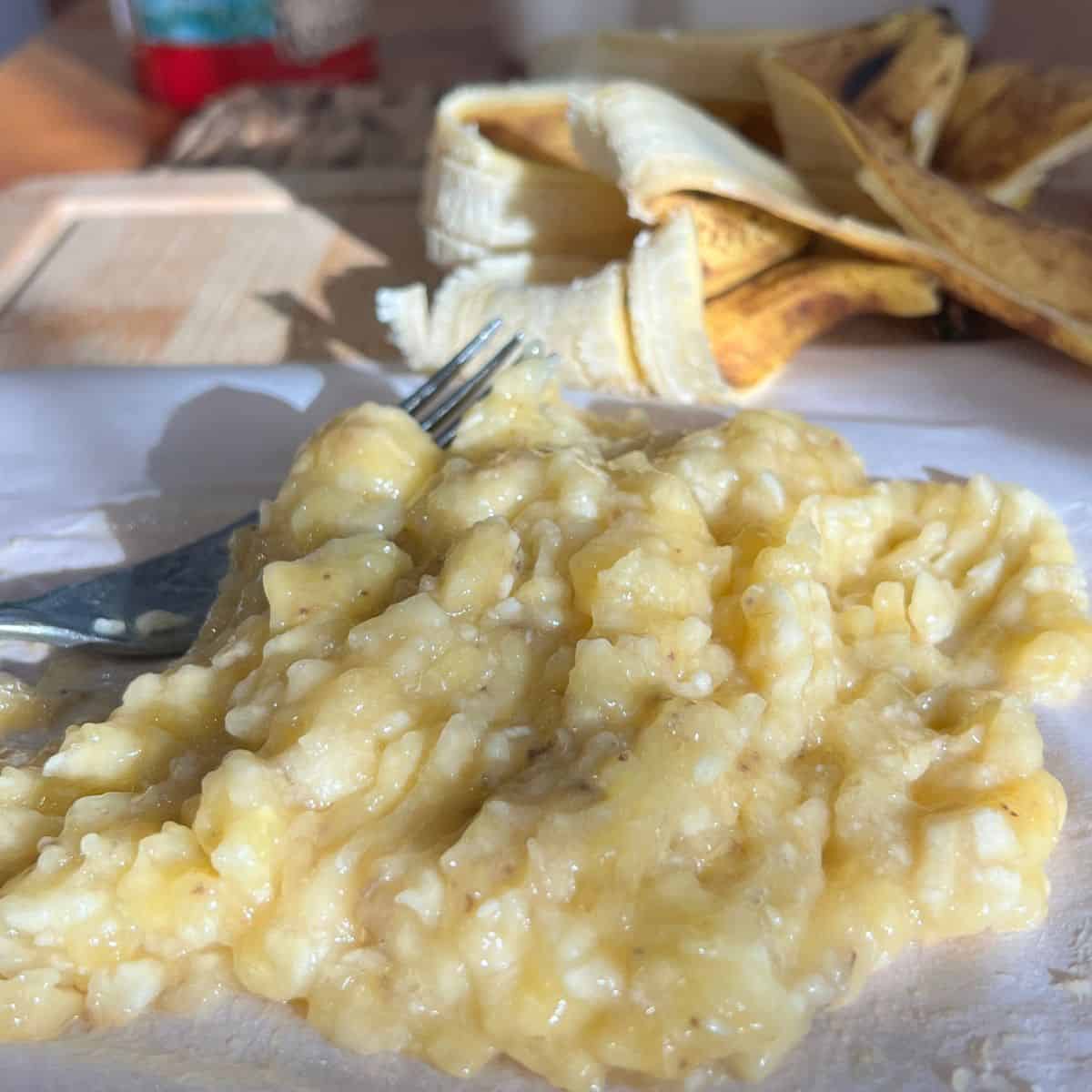 Mashed bananas for cottage cheese banana bread