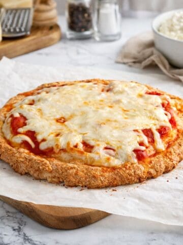 3 Ingredient Cottage cheese pizza crust pizza